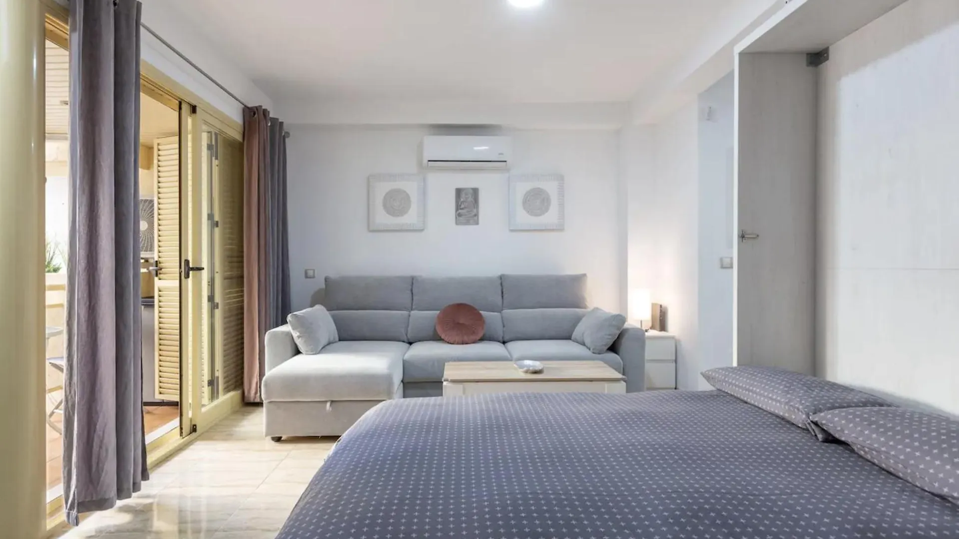 Precioso Estudio En El Centro De Torremolinos Spain